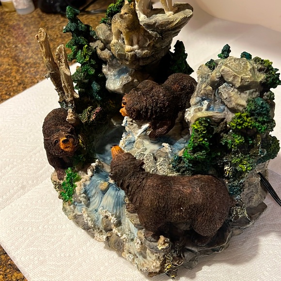 Classic Treasures. Vintage. Musical Bears and Wolves Water Fountain. Rare. - Picture 4 of 9